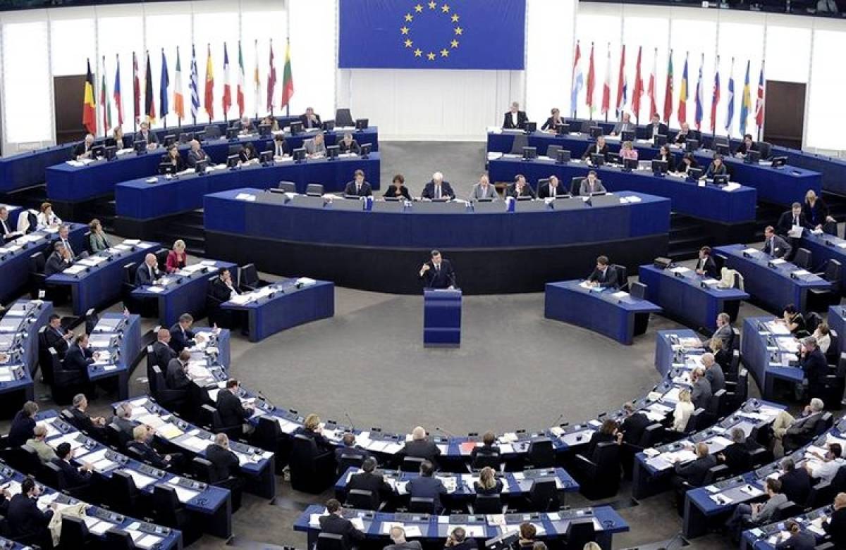 Δημοσκόπηση - Ευρωεκλογές: Στη δεύτερη θέση ένας πιθανός ακροδεξιός συνασπισμός