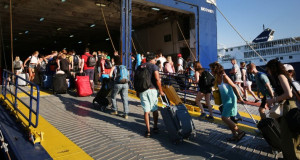 Μείωση 1,1% στη συνολική διακίνηση επιβατών στα ελληνικά λιμάνια το α' τρίμηνο