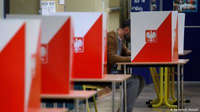 Εκλογές στην Πολωνία: Σαφές προβάδισμα για το κυβερνών κόμμα