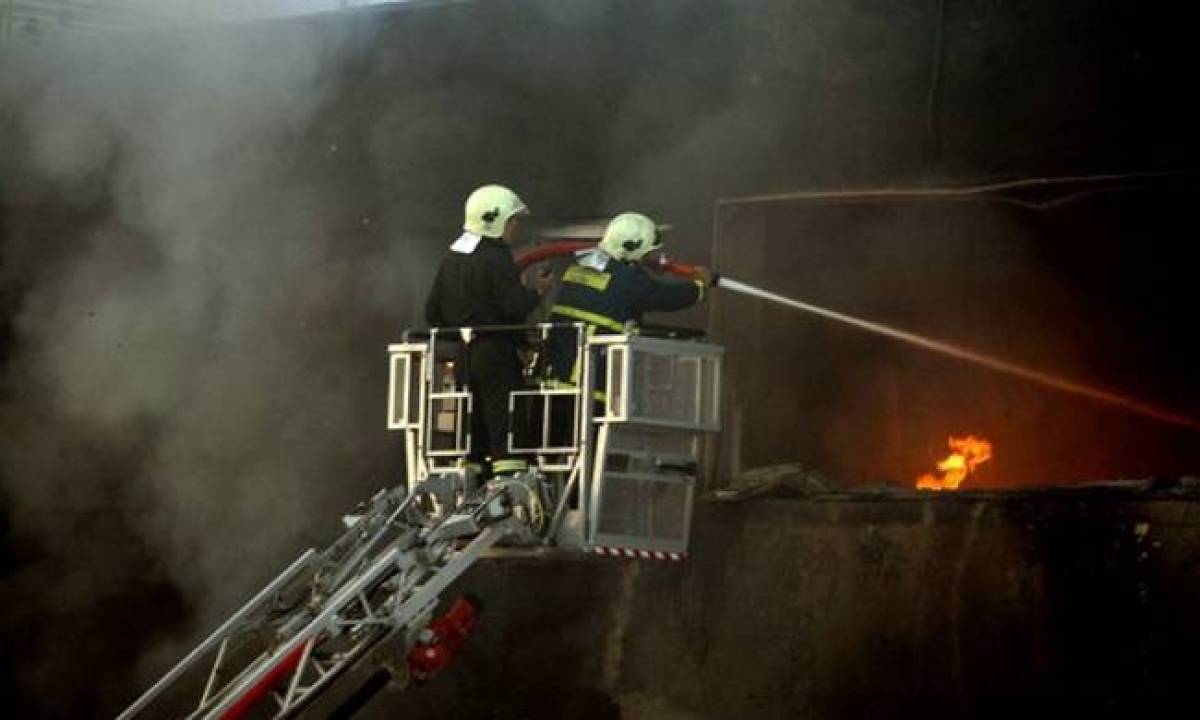 Φωτιά τα ξημερώματα σε διαμέρισμα στο Μαρούσι- Απεγκλωβίστηκε ηλικιωμένη