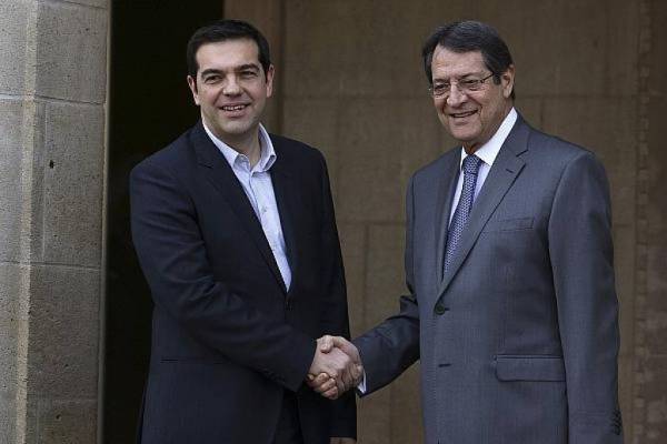 Τηλεφωνική επικοινωνία Τσίπρα-Αναστασιάδη για την ολοκλήρωση του προγράμματος
