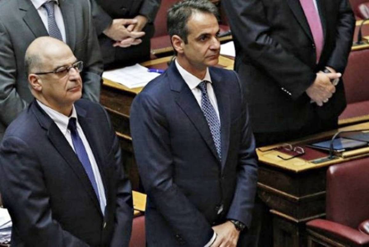 Μητσοτάκης και Δένδιας στις επαφές του Χαφτάρ