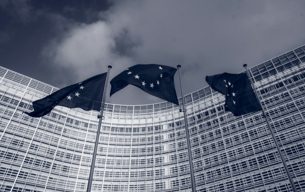 Νέος οδικός χάρτης για την ευρωπαϊκή «ενεργειακή άμυνα»: Πώς θα πέσουν οι τιμές