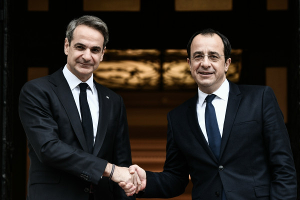 Επικοινωνία Μητσοτάκη- Χριστοδουλίδη για τις επιθέσεις Τουρκοκυπρίων- Συντονισμένη δράση Ελλάδας-Κύπρου