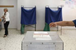 Alco: Κλείνει η «ψαλίδα» μεταξύ ΝΔ και ΣΥΡΙΖΑ