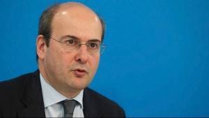 Χατζηδάκης: Πριν το Πάσχα η προκαταβολή των συντάξεων