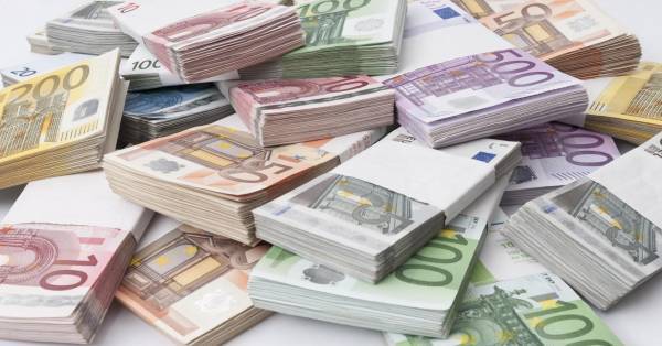 Ελληνικό Δημόσιο: 812,5 εκατομμύρια από δημοπρασία εντόκων γραμματίων