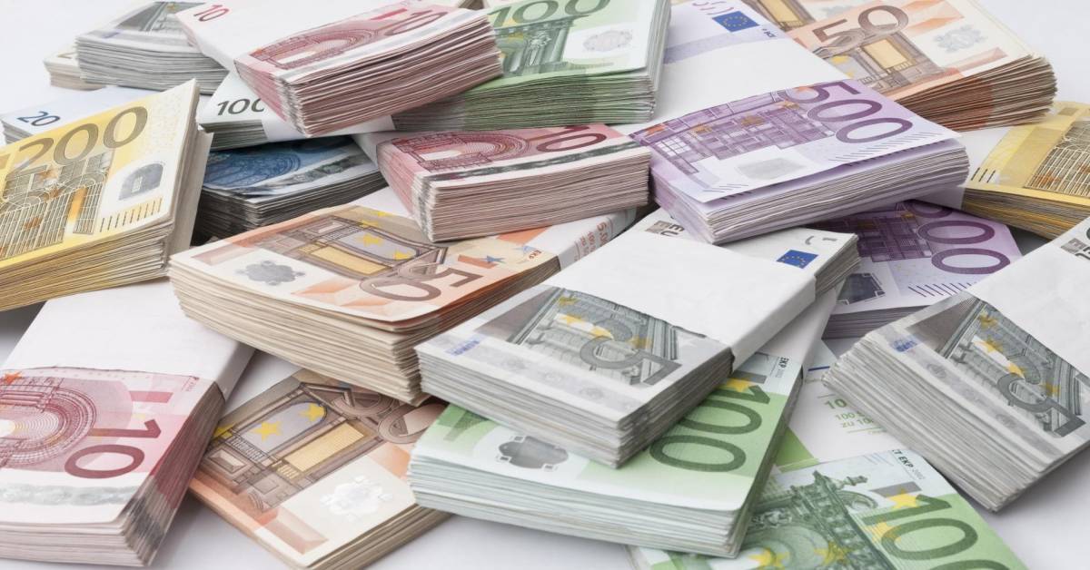 Ελληνικό Δημόσιο: 812,5 εκατομμύρια από δημοπρασία εντόκων γραμματίων
