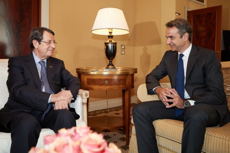 Μητσοτάκης και Αναστασιάδης τα είπαν για Κυπριακό και ΑΟΖ