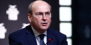 Χατζηδάκης στα Τίρανα: «Ναι» στην ευρωπαϊκή προοπτική των Δ. Βαλκανίων