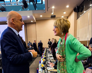Δένδιας: Εργαζόμαστε για ανεξαρτησία και εδαφική ακεραιότητα όλων των κρατών