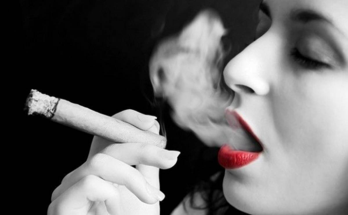 Βαρέθηκε να εισπνέει τον καπνό των άλλων και βρήκε τη λύση!