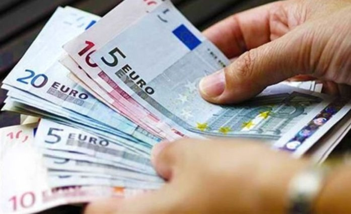 Σήμερα η καταβολή του μπόνους €300 σε μακροχρόνια ανέργους-Οι δικαιούχοι