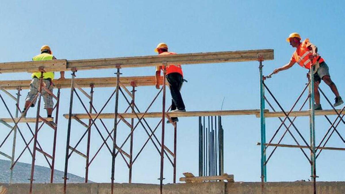 Τι προβλέπει η νέα κλαδική σύμβαση των οικοδόμων