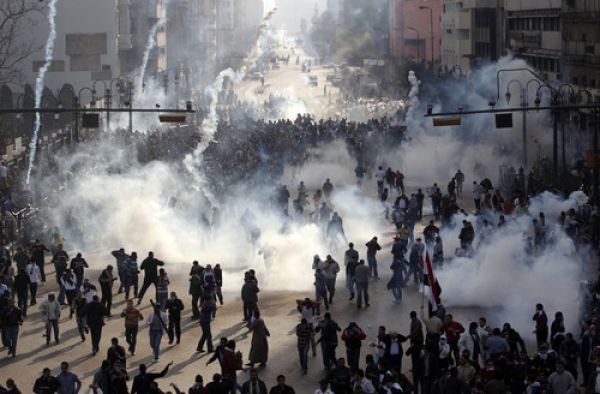 Αίγυπτος: Δύο νεκροί και δεκάδες τραυματίες σε συγκρούσεις διαδηλωτών