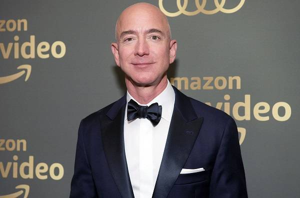 Φεύγει από τη διοίκηση της Amazon ο Τζεφ Μπέζος-Παραμένει ενεργός