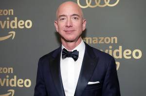 Φεύγει από τη διοίκηση της Amazon ο Τζεφ Μπέζος-Παραμένει ενεργός