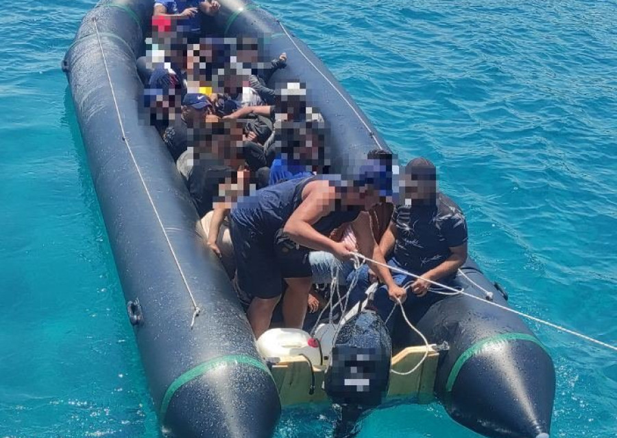Ρόδος: Εντοπισμός σκάφους με 22 άτομα και σύλληψη διακινητή
