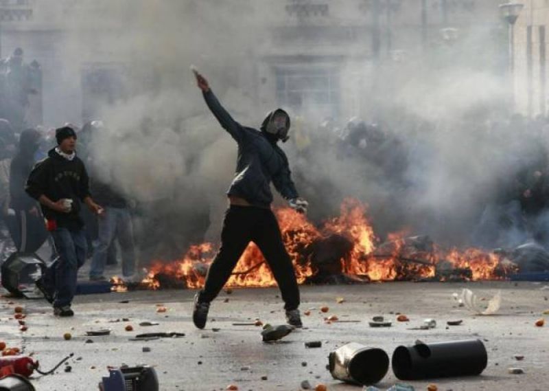 Ουκρανία: Αντικυβερνητικές εκδηλώσεις με φόντο νεκρούς