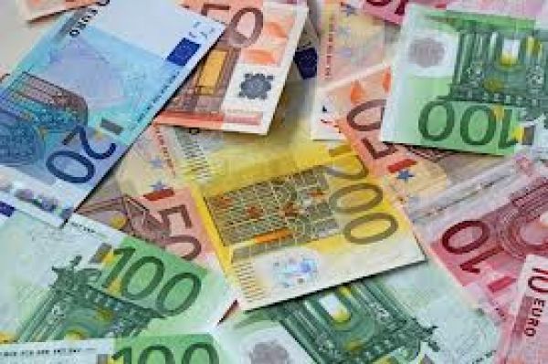 ΤτΕ: Αύξηση του πλεονάσματος ταξιδιωτικού ισοζυγίου κατά 300 εκατ. ευρώ για το Μάιο