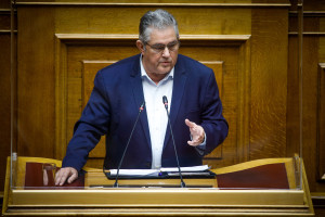 ΚΚΕ: Κατέθεσε τροπολογία για την επαναφορά των δώρων