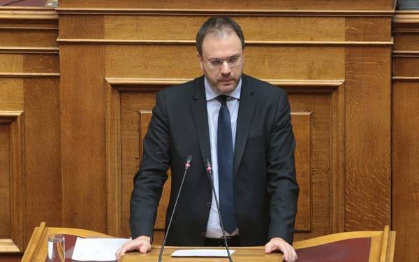 Θεοχαρόπουλος: «Ναι» στη Συμφωνία, «όχι» στην κυβέρνηση