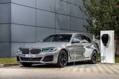 Παγκόσμια πρεμιέρα για πέντε plug-in υβριδικά μοντέλα της BMW Σειράς 5