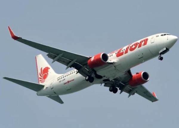 Αεροσκάφος με 189 επιβαίνοντες συνετρίβη ανοικτά της Ινδονησίας
