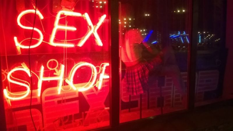 Ζητείται υπάλληλος για να αυτοϊκανοποιείται με μισθό 30.000 ευρώ!