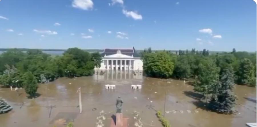 Πλημμύρες μετά την έκρηξη στο φράγμα Καχόβκα: Απομακρύνονται χιλιάδες άμαχοι