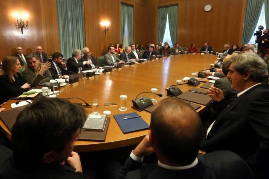 Η κυβέρνηση «σχόλασε». Ποιοι είναι δύο υπουργοί που παραμένουν στα γραφεία τους