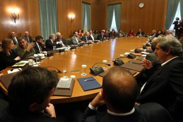 Η κυβέρνηση «σχόλασε». Ποιοι είναι δύο υπουργοί που παραμένουν στα γραφεία τους