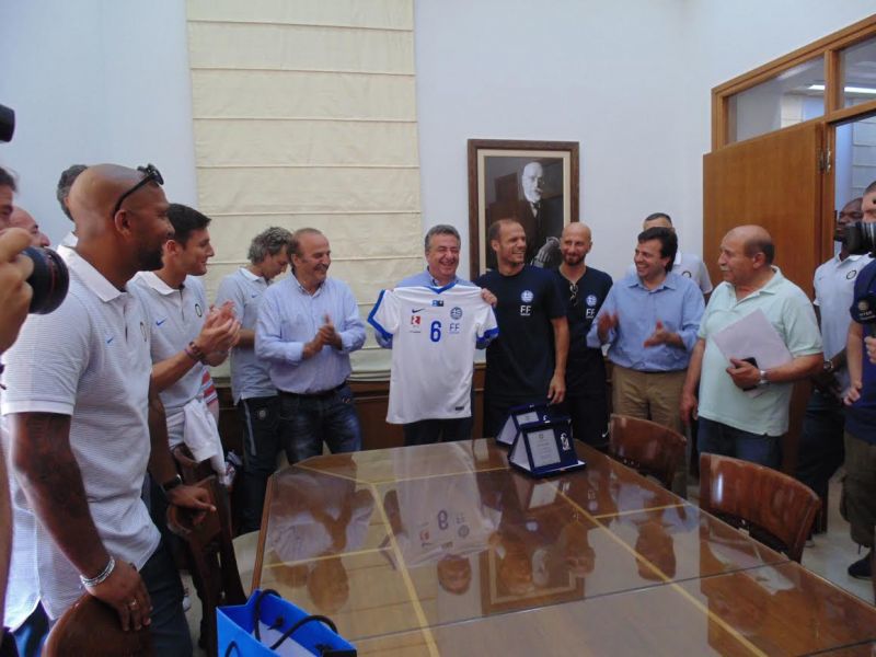 Τιμητική βράβευση των βετεράνων πρωταθλητών του Παγκόσμιου Ποδοσφαίρου από τον Περιφερειάρχη Κρήτης
