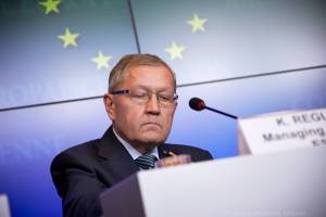 Ρέγκλινγκ: Στηρίζει το ελληνικό χρέος και...διαφημίζει τα δάνεια του ESM