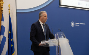 Καλαφάτης: Η μάχη με την ακρίβεια είναι διαρκής και αδιάλειπτη
