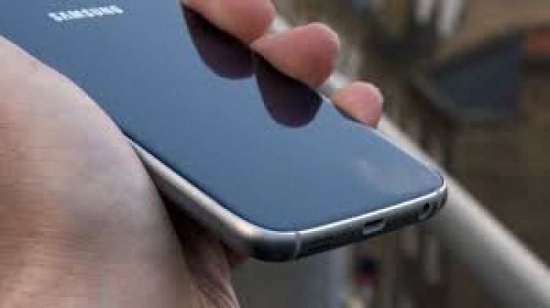 Νέο smartphone από την Samsung;