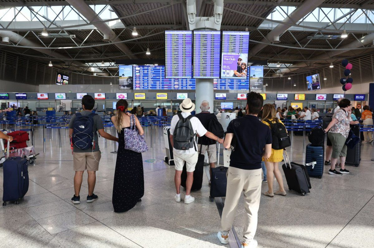 INSETE Intelligence: Αύξηση 5,6% στις αεροπορικές αφίξεις το δεκάμηνο &amp; 9% στις ταξιδιωτικές εισπράξεις