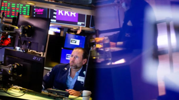 Wall Street: Τεχνολογική «βουτιά» με πρόσθετες πιέσεις από τη Fed