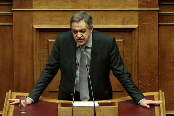 ΠΑΣΟΚ: Υπερψηφίζει το φορονομοσχέδιο, καταψηφίζει άρθρα για το ΤΑΙΠΕΔ