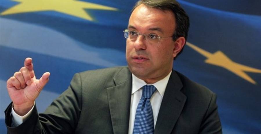 Σταϊκούρας: Ξέφραγο αμπέλι το πρόγραμμα Golden Visa