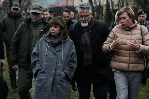 Σακελλαροπούλου από Κίεβο: Αμέριστη συμπαράσταση στον ηρωικό ουκρανικό λαό