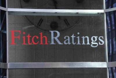 «Κόκκινα» δάνεια: «Βλέπει» βελτίωση η Fitch μετά τις τραπεζικές αναβαθμίσεις