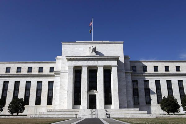 H FED ανοίγει τον δρόμο για αύξηση των επιτοκίων