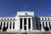 H FED ανοίγει τον δρόμο για αύξηση των επιτοκίων