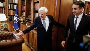 Παρέμβαση Παυλόπουλου για τη συμφωνία ζητά ο Μητσοτάκης