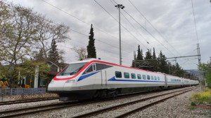 Αθήνα-Θεσσαλονίκη σε 3 ώρες και 55 λεπτά- Ξεκίνησαν τα δρομολόγια