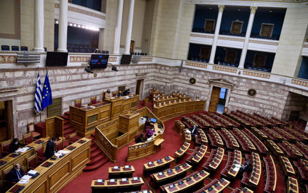 Fuel Pass 2: Υπερψηφίστηκε η τροπολογία για την επέκτασή του