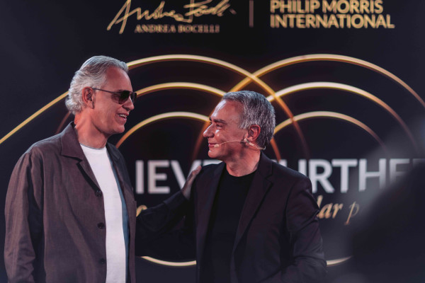 Η Philip Morris International και ο Andrea Bocelli παρουσίασαν την πλατφόρμα «Believe. Further»