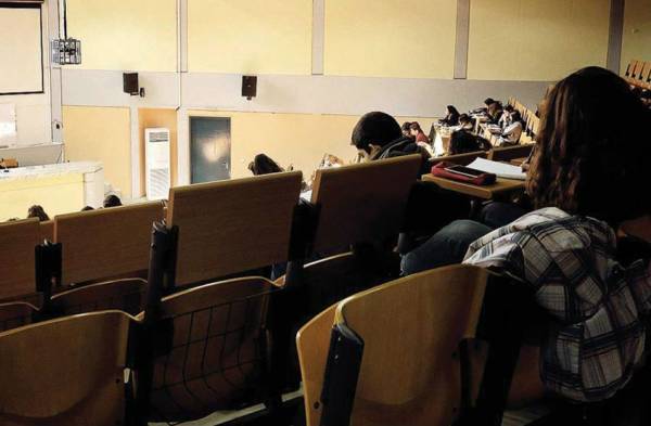 Συρίγος: Ανοίγουν τα πανεπιστήμια τον Οκτώβριο-Εμβολιαστικά κέντρα στα Ιδρύματα