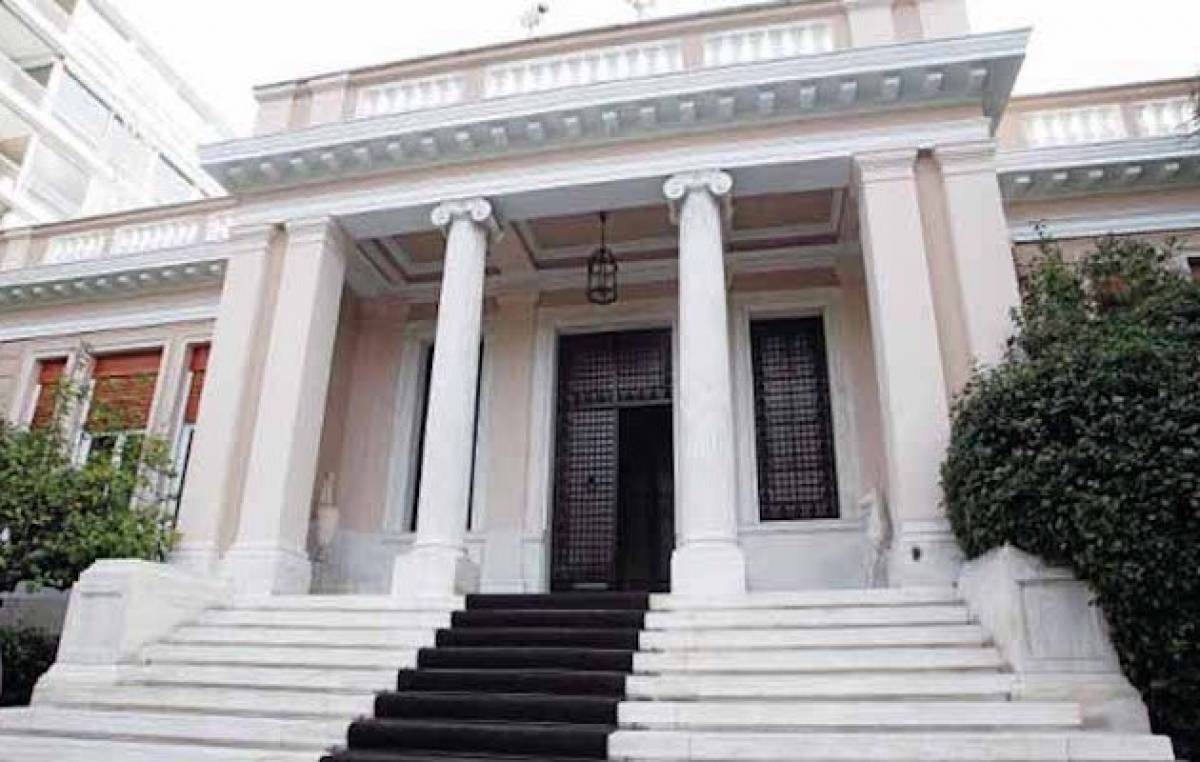 Στο Μαξίμου Τσακαλώτος-Αχτσιόγλου για το πακέτο παροχών